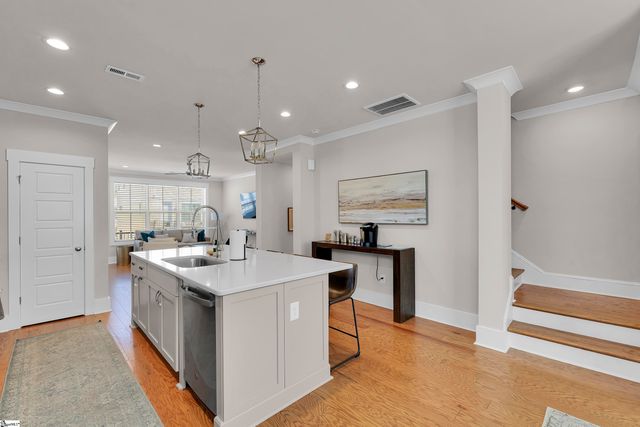 11 Keat Avenue, Greenville, SC 29601