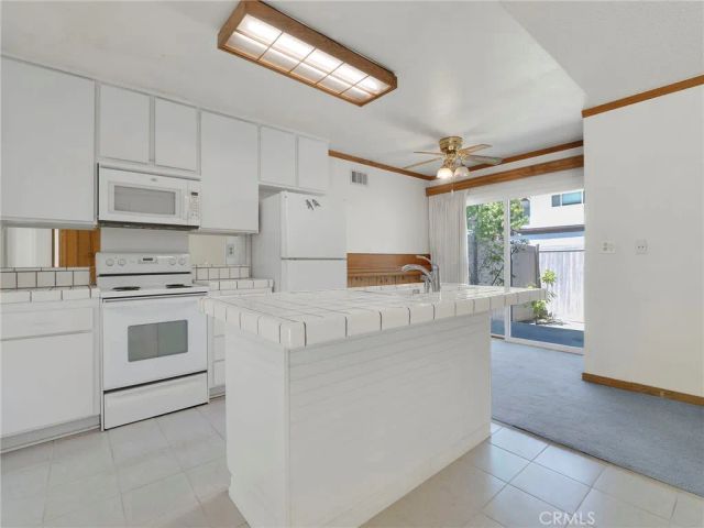 22300 James Alan Circle 3, Chatsworth, CA 91311