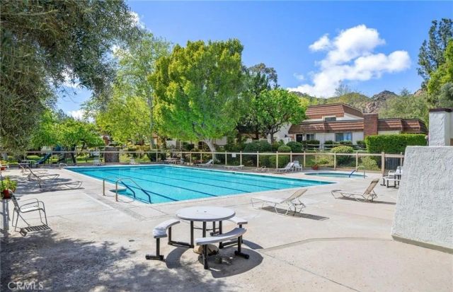 22300 James Alan Circle 3, Chatsworth, CA 91311