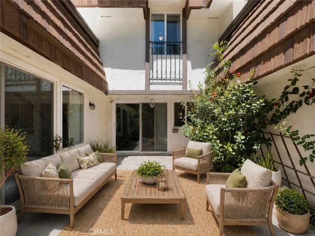 22300 James Alan Circle 3, Chatsworth, CA 91311