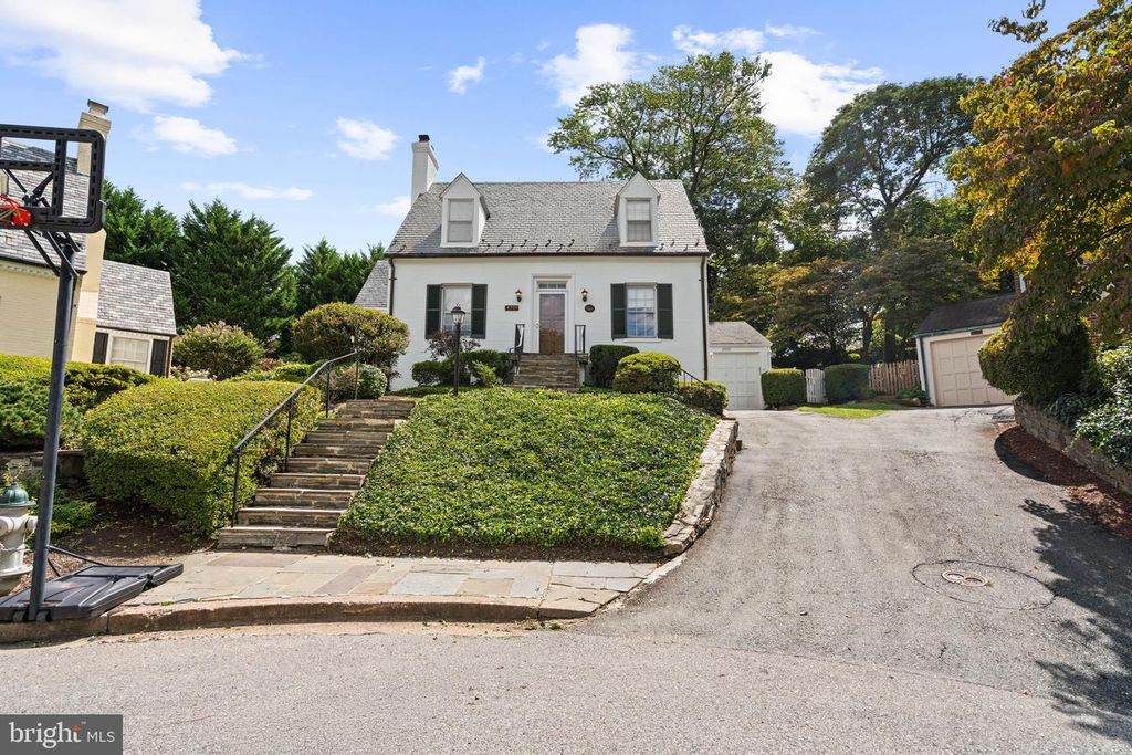 4909 JAMESTOWN CT, Bethesda, MD 20816