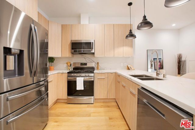 418 N Stanley Avenue 420, Los Angeles, CA 90036