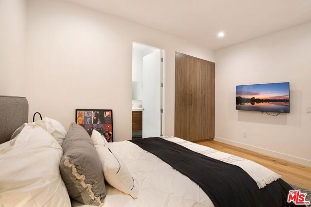 418 N Stanley Avenue 420, Los Angeles, CA 90036