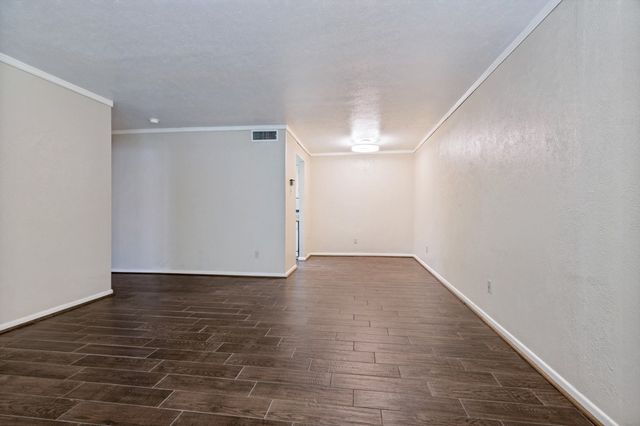 3827 Gilbert Avenue 109, Dallas, TX 75219