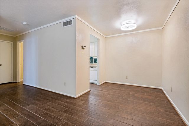 3827 Gilbert Avenue 109, Dallas, TX 75219