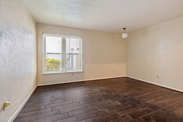 3827 Gilbert Avenue 109, Dallas, TX 75219