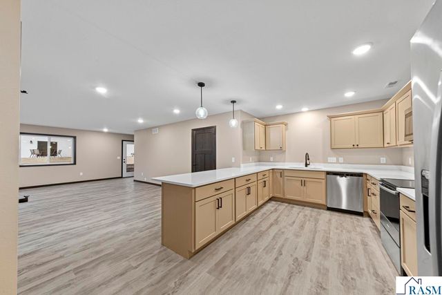 3206 Noble Drive, Mankato, MN 56001