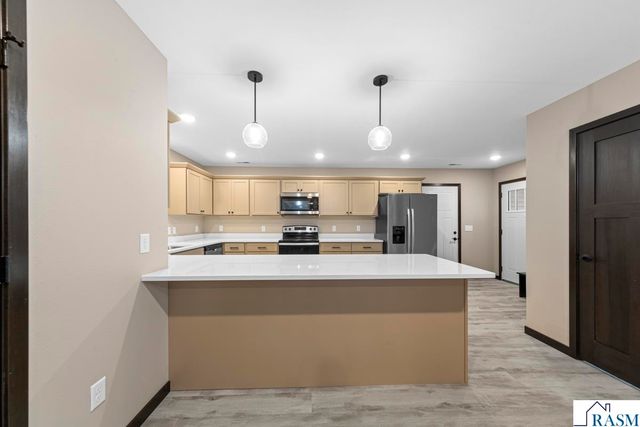 3206 Noble Drive, Mankato, MN 56001