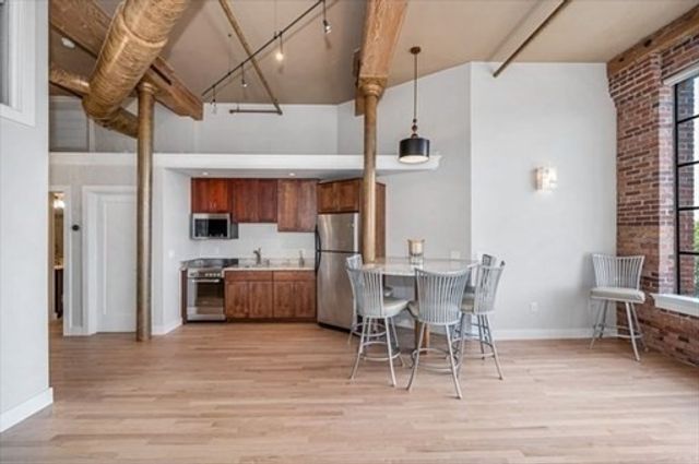 491 Dutton St 409, Lowell, MA 01854