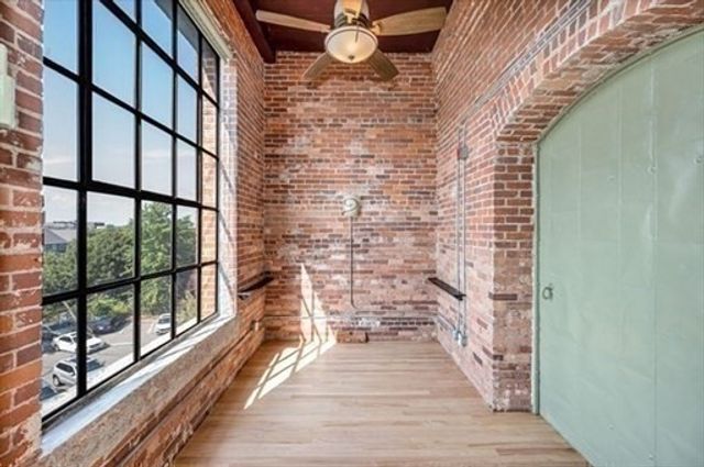 491 Dutton St 409, Lowell, MA 01854