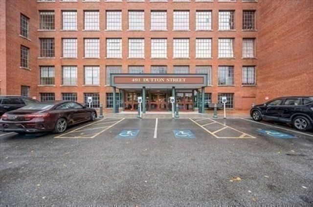 491 Dutton St 409, Lowell, MA 01854