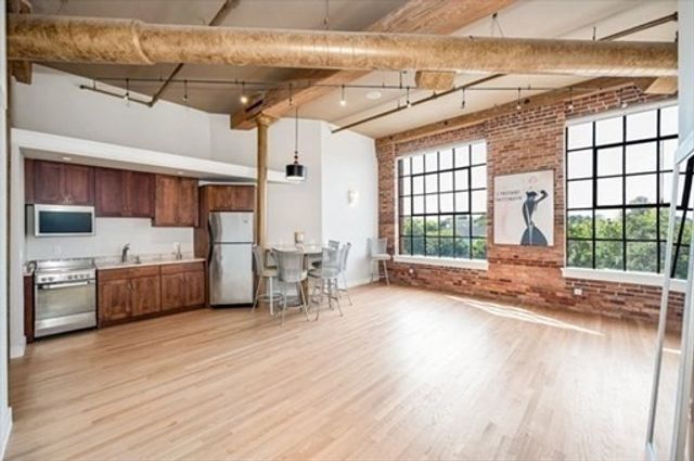 491 Dutton St 409, Lowell, MA 01854