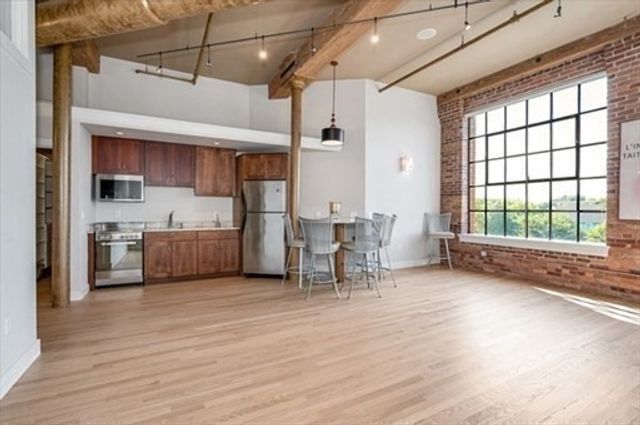 491 Dutton St 409, Lowell, MA 01854