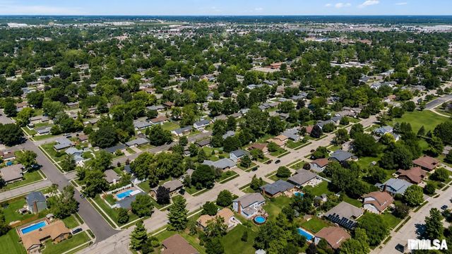 346 S NEBRASKA Avenue, Morton, IL 61550