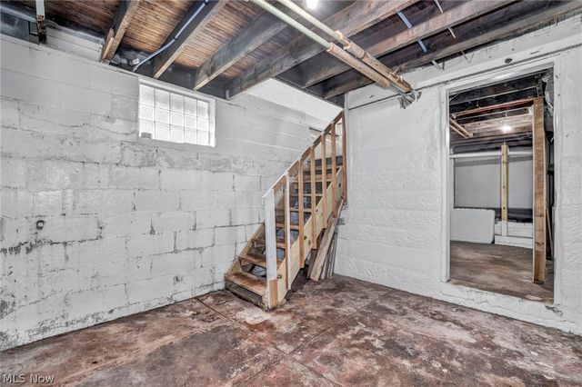 950 Haynes Street, Akron, OH 44307
