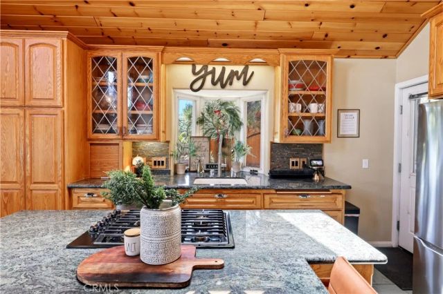 996 Feather Mountain, Big Bear City, CA 92314