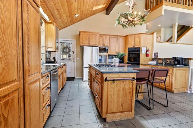 996 Feather Mountain, Big Bear City, CA 92314