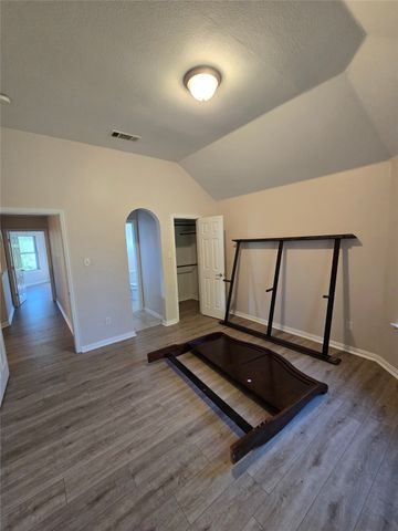 1264 Carriage Creek Drive, Desoto, TX 75115
