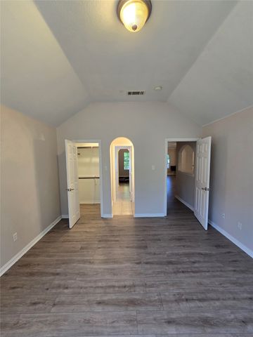 1264 Carriage Creek Drive, Desoto, TX 75115