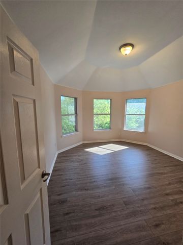 1264 Carriage Creek Drive, Desoto, TX 75115