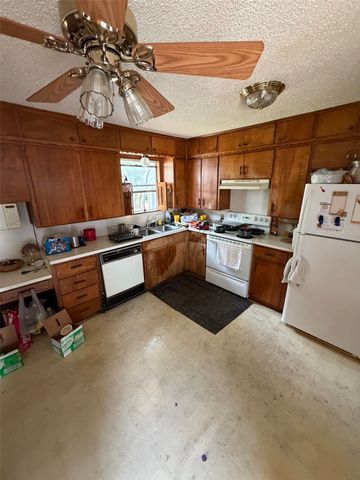 4405 Wayne Court N, Haltom City, TX 76117