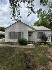 4405 Wayne Court N, Haltom City, TX 76117