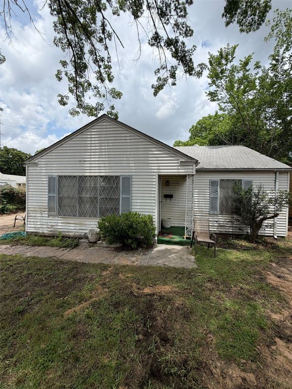 4405 Wayne Court N, Haltom City, TX 76117