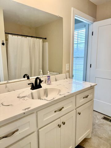 904 Fall River Rd, Lawrenceburg, TN 38464