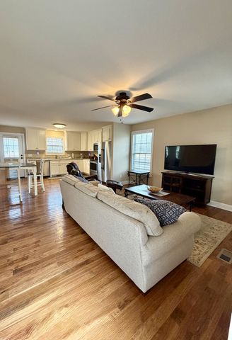 904 Fall River Rd, Lawrenceburg, TN 38464