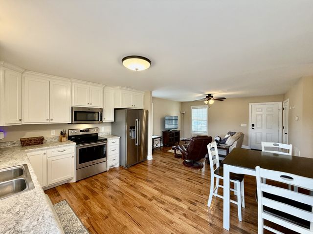 904 Fall River Rd, Lawrenceburg, TN 38464