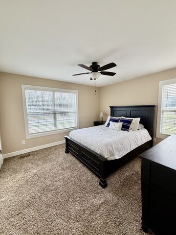 904 Fall River Rd, Lawrenceburg, TN 38464