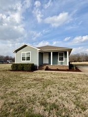 904 Fall River Rd, Lawrenceburg, TN 38464