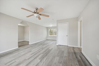 5835 Kenilwood Drive, Houston, TX 77033