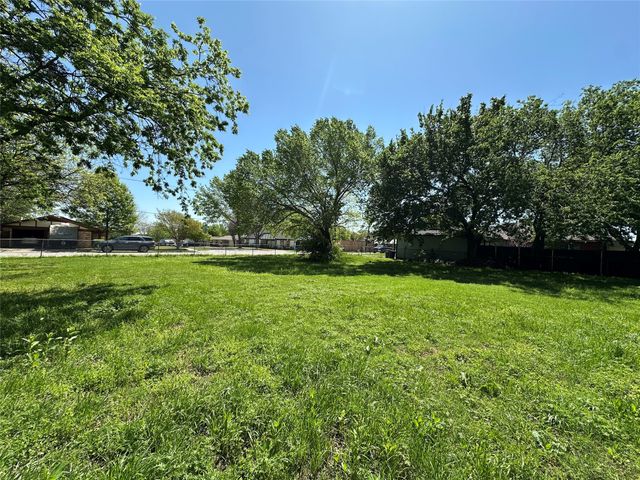 138 College Street S, Keller, TX 76248
