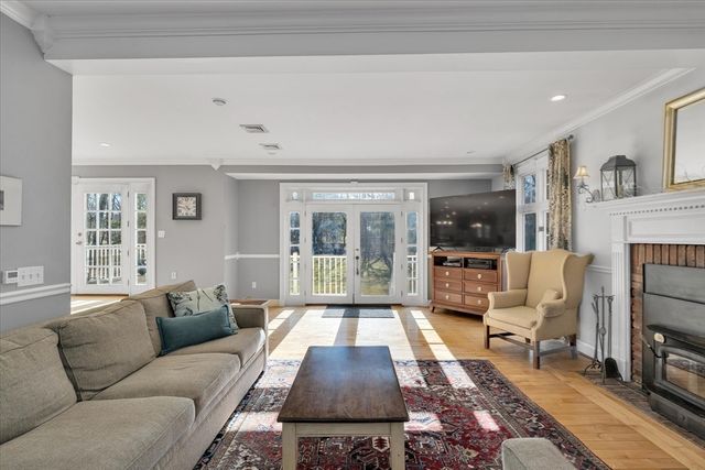 9 Fletcher St, Plainville, MA 02762