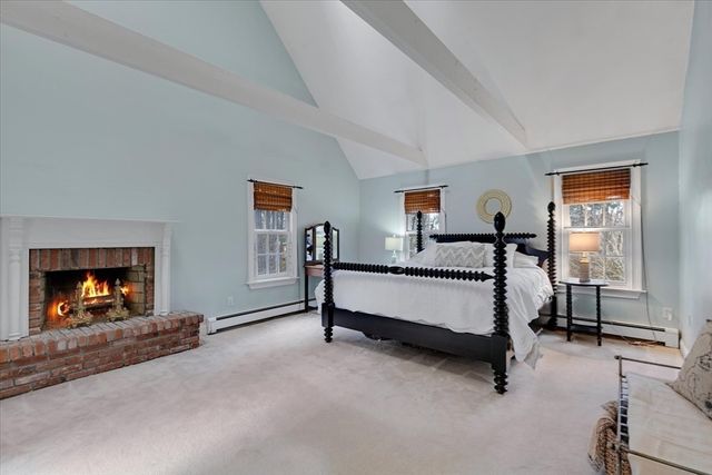 9 Fletcher St, Plainville, MA 02762