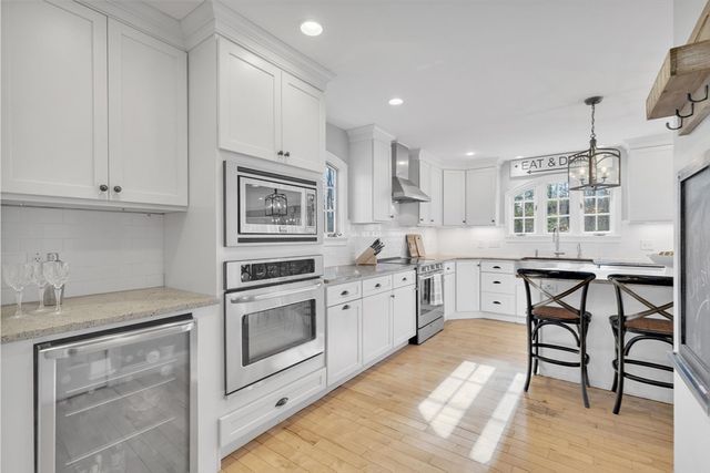 9 Fletcher St, Plainville, MA 02762