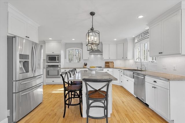 9 Fletcher St, Plainville, MA 02762