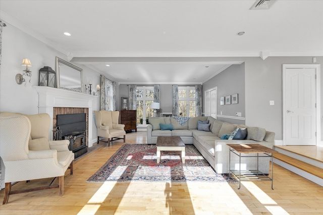 9 Fletcher St, Plainville, MA 02762