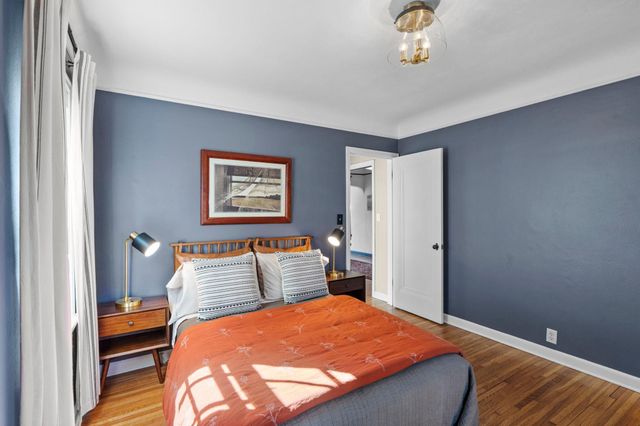 1132 Iowa Avenue W, Saint Paul, MN 55108