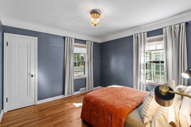 1132 Iowa Avenue W, Saint Paul, MN 55108