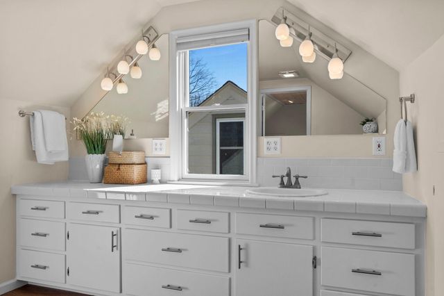 1132 Iowa Avenue W, Saint Paul, MN 55108