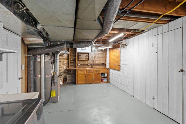 1132 Iowa Avenue W, Saint Paul, MN 55108