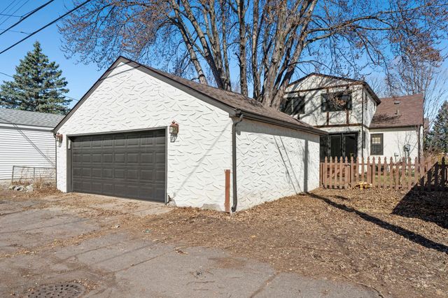 1132 Iowa Avenue W, Saint Paul, MN 55108