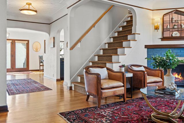 1132 Iowa Avenue W, Saint Paul, MN 55108