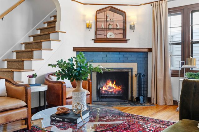 1132 Iowa Avenue W, Saint Paul, MN 55108