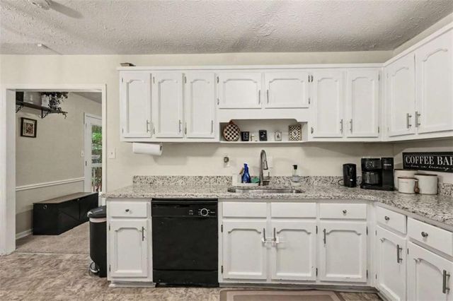 130 Ashley Oaks Drive, Mcdonough, GA 30253