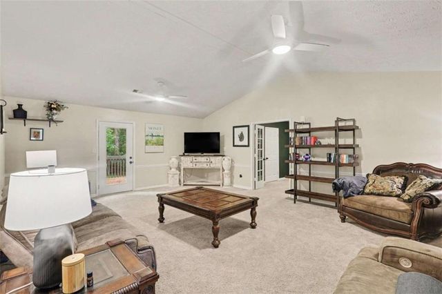 130 Ashley Oaks Drive, Mcdonough, GA 30253