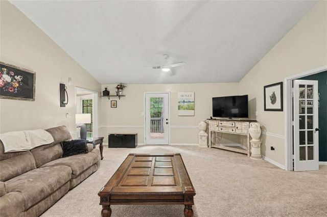 130 Ashley Oaks Drive, Mcdonough, GA 30253