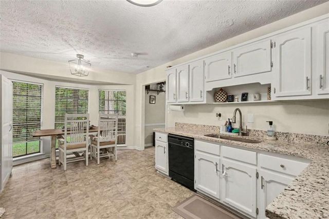 130 Ashley Oaks Drive, Mcdonough, GA 30253